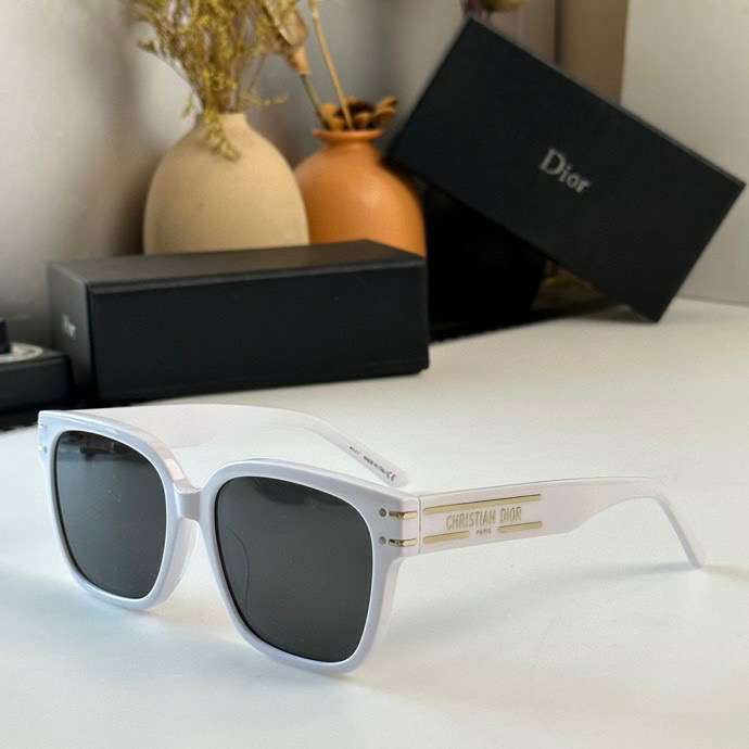 Picture of Dior Sunglasses _SKUfw54058611fw